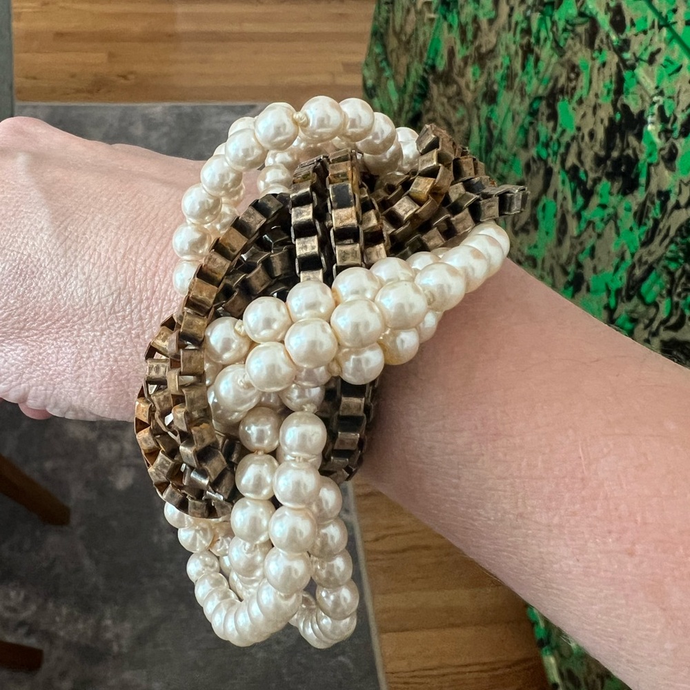 Chunky Faux Pearl and Gold Bracelet